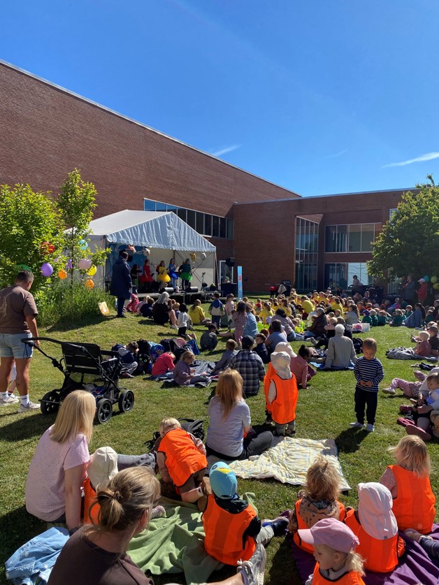 Playfestival 2026 De små Synger