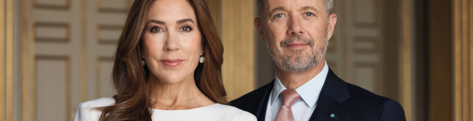 Officielt billede af Kongeparret med fotokreditering af Steen Evald